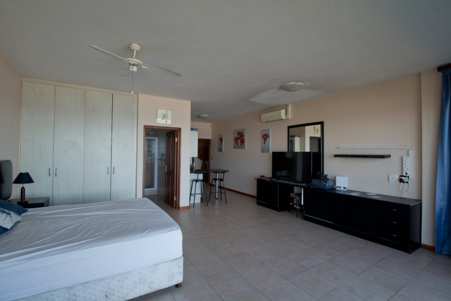 7 Bedroom Property for Sale in Outeniqua Strand Western Cape
